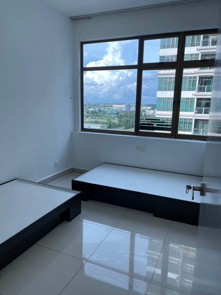 Parc Regency Apartment 2 Bedrooms Original Condition - HouseJB.com